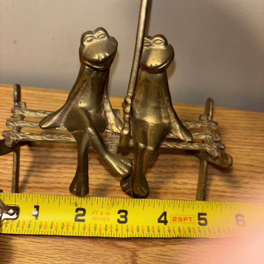 Vintage Brass Frogs on Bench with Umbrella Figurine Mid Century Decor Statuette - Picture 9 of 10